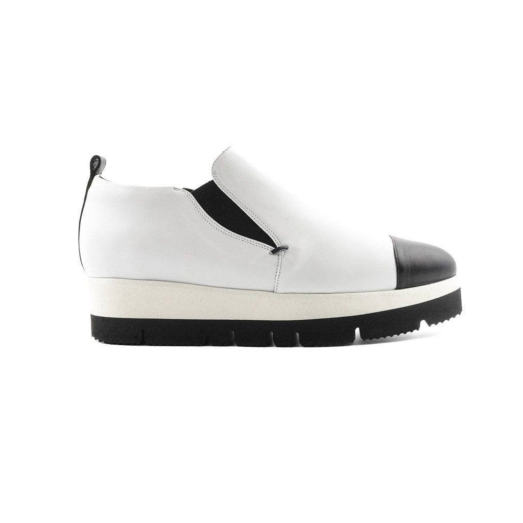 Mino Sneaker Black on White